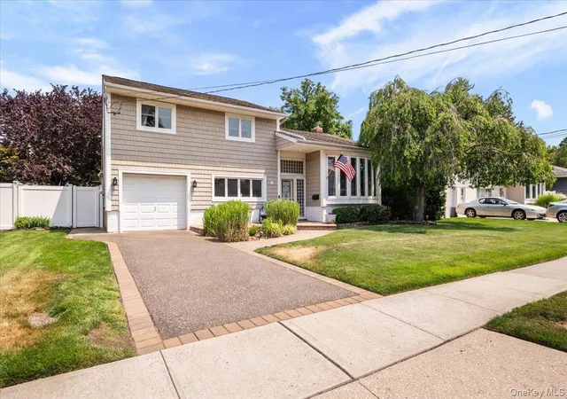 1st image of 215 N Boston Ave, Oyster Bay, NY 11758 | MLS# 1021211
