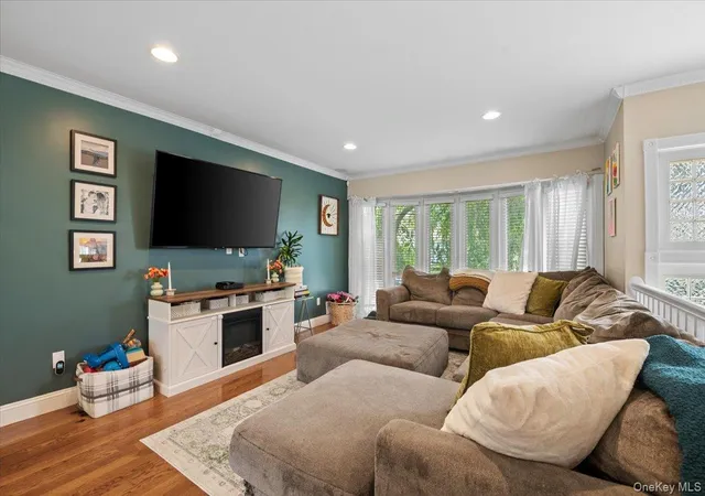 3rd image of 215 N Boston Ave, Oyster Bay, NY 11758 | MLS# 1021211
