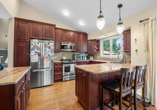5th image of 215 N Boston Ave, Oyster Bay, NY 11758 | MLS# 1021211