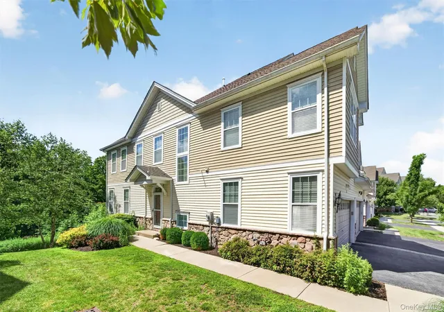 Photo 3 of Sale Pending at 37 Meadow View Dr, Middletown, NY 10940 | MLS# 1021212 | Listing updated on 2026-08-30