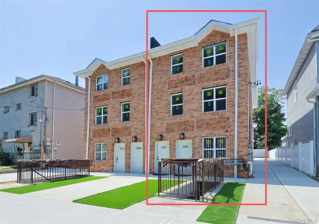 2nd image of 842 E 225th St, New York, NY 10466 | MLS# 1021227