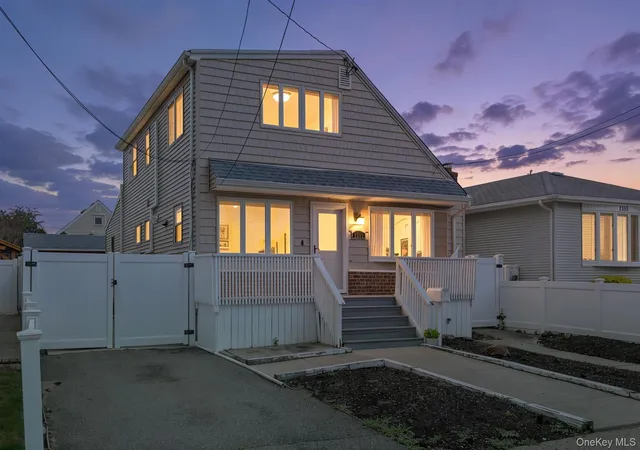 Photo 4 of Single family home for sale at 2383 Riverside Dr, Hempstead, NY 11793 | MLS# 1021229 | Listing updated on 2026-09-02