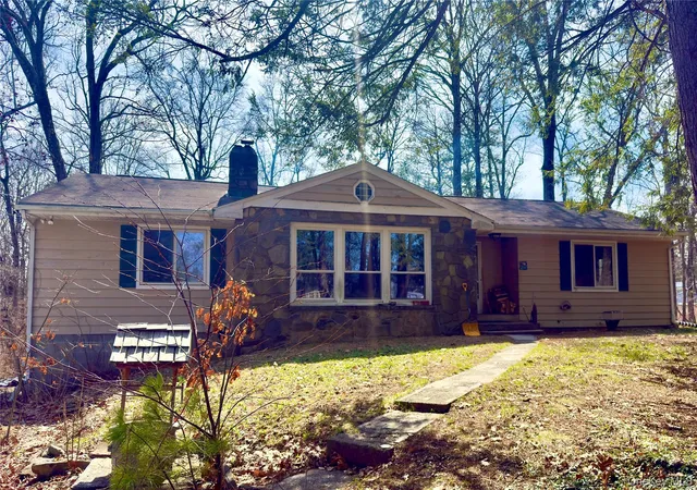 1st image of 6 Pine Tree Ln, Hyde Park, NY 12538 | MLS# 1021230