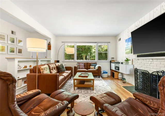 Homes for sale in New Rochelle, NY | 1185 Weaver St, New Rochelle, NY 10804 | MLS# 1021246