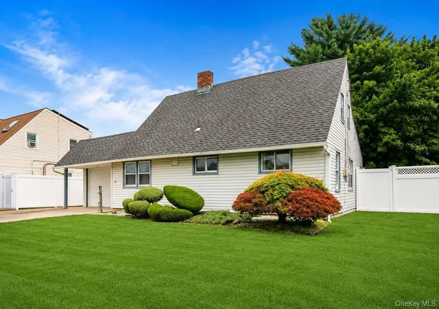Photo 2 of Sale Pending at 30 Bent Ln, Hempstead, NY 11756 | MLS# 1021265 | Listing updated on 2026-08-04