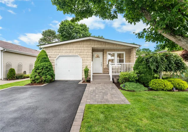 Homes for sale in Brookhaven, NY | 16 Dogwood Ln, Brookhaven, NY 11949 | MLS# 1021269