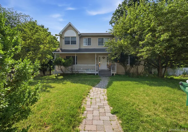 3rd image of 252 Saddle River Rd, Airmont, NY 10952 | MLS# 1021281