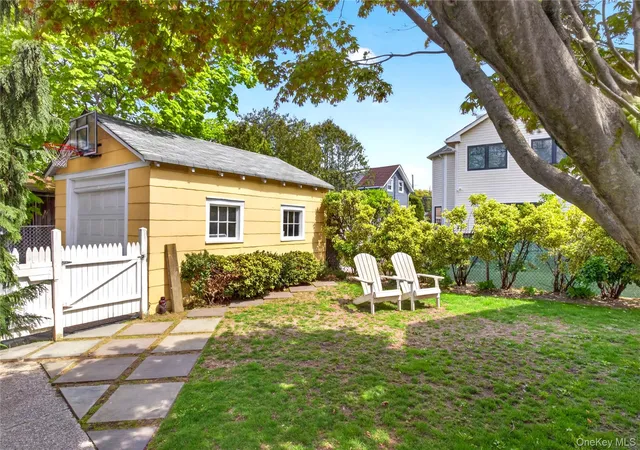 24th image of 12 Smull Pl, North Hempstead, NY 11050 | MLS# 1021284
