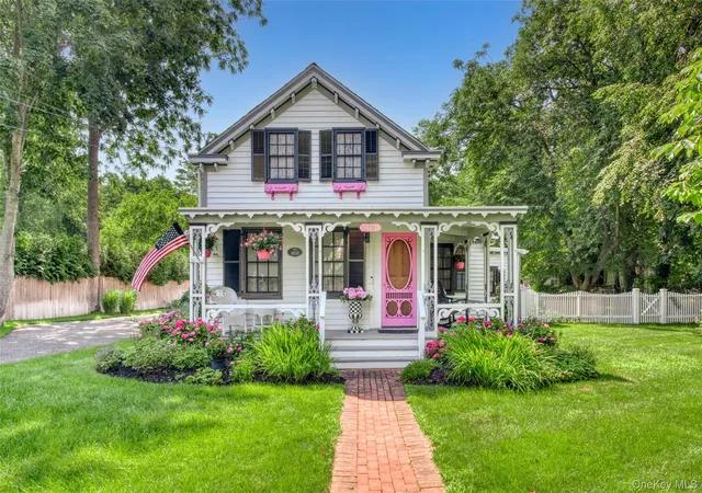 Homes for sale in Southold, NY | 8440 Main Rd, Southold, NY 11939 | MLS# 1021286