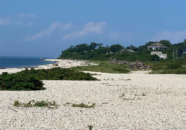 Homes for sale in Southold, NY | 8440 Main Rd, Southold, NY 11939 | MLS# 1021286