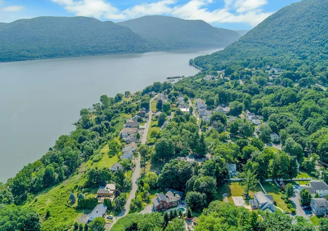 2nd image of 6 Grandview Ave, Cornwall On Hudson, NY 12520 | MLS# 1021299