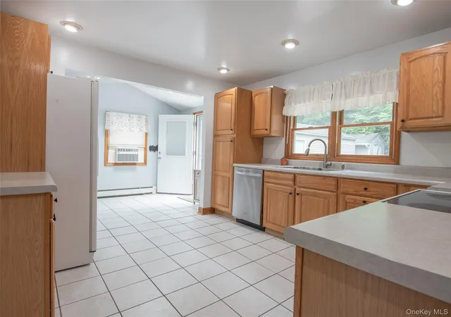 4th image of 8 Stanley St, Poughkeepsie, NY 12603 | MLS# 1021300