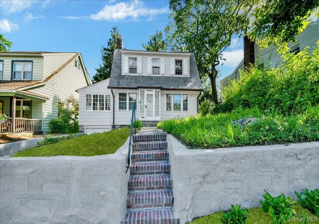 Photo 1 of Single family home for sale at 310 W 263rd Street, New York, NY 10471 | MLS# 1021304 | Listing updated on 2026-09-05