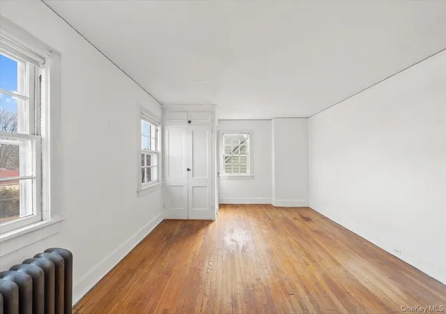 Photo 4 of Single family home for sale at 310 W 263rd Street, New York, NY 10471 | MLS# 1021304 | Listing updated on 2026-09-05