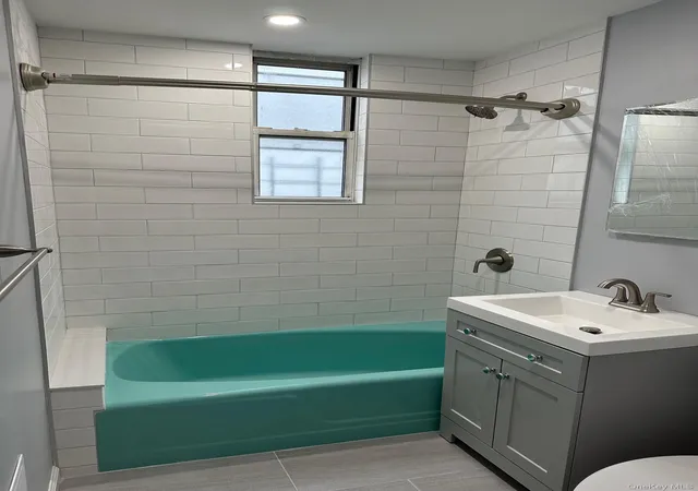 Listing Photo 4 - Condo for sale in building located at 1126 Ward Ave, Bronx, NY 10472