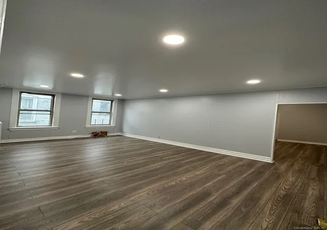 Listing Photo 5 - Condo for sale in building located at 1126 Ward Ave, Bronx, NY 10472