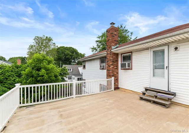 Photo 4 of Sale Pending at 174 S Long Beach Rd, Hempstead, NY 11570 | MLS# 1021328 | Listing updated on 2026-09-01
