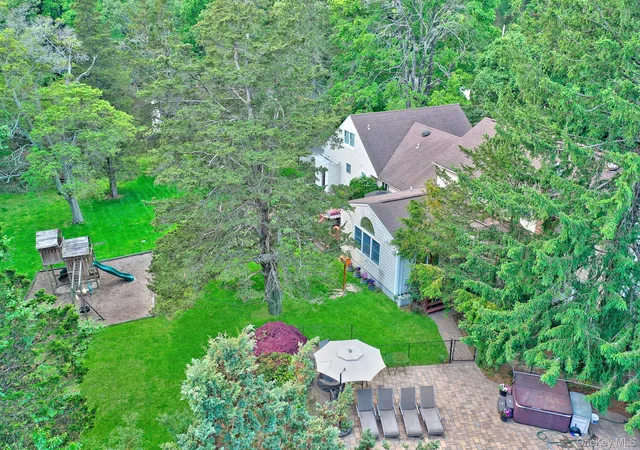 3rd image of 15 Stillwater Rd, Smithtown, NY 11780 | MLS# 1021330