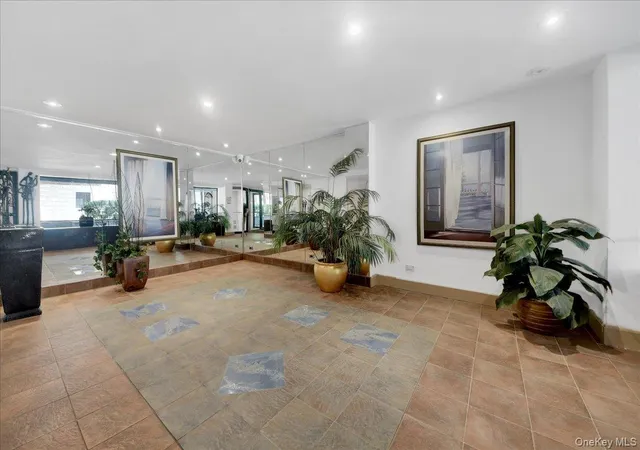 2nd image of 3512 Oxford Ave, Bronx, NY 10463