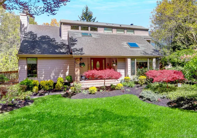 Photo 2 of Sale Pending at 9 Ernest Ct, Smithtown, NY 11754 | MLS# 1021368 | Listing updated on 2026-08-12