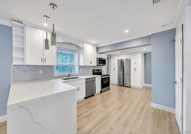 Photo 4 of Sale Pending at 186 W 4th Street, Babylon, NY 11729 | MLS# 1021386 | Listing updated on 2026-07-28
