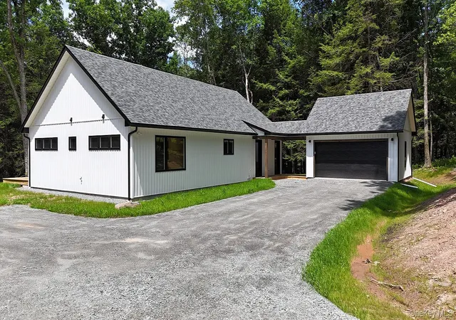 Homes for sale in Delaware, NY | 204 Country Rd, Delaware, NY 12723 | MLS# 1021417