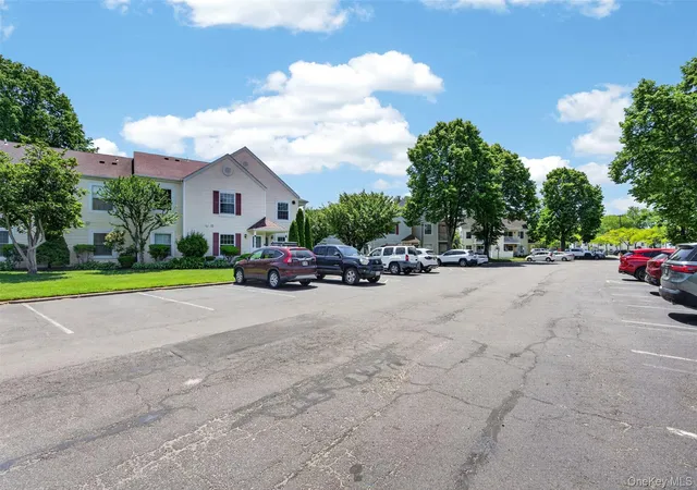 Listing Photo 2 - Condo for sale in building located at 178 Fairview Cir, Brookhaven, NY 11953 - Unit #