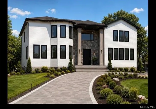 1st image of 14 Wilmington Dr, Melville, NY 11747 | MLS# 1021458