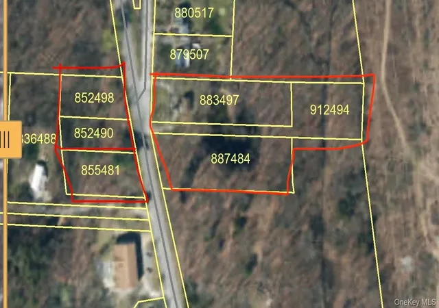 Homes for sale in Hyde Park, NY | 126 S Quaker Ln, Hyde Park, NY 12538 | MLS# 1021460