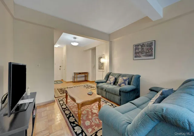 Listing Photo 4 - Condo for sale in building located at 1 Remsen Rd, Yonkers, NY 10701 - Unit #1F