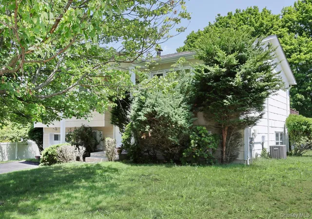 Photo 2 of Sale Pending at 20 Woodridge Dr, Haverstraw, NY 10984 | MLS# 1021492 | Listing updated on 2026-07-18