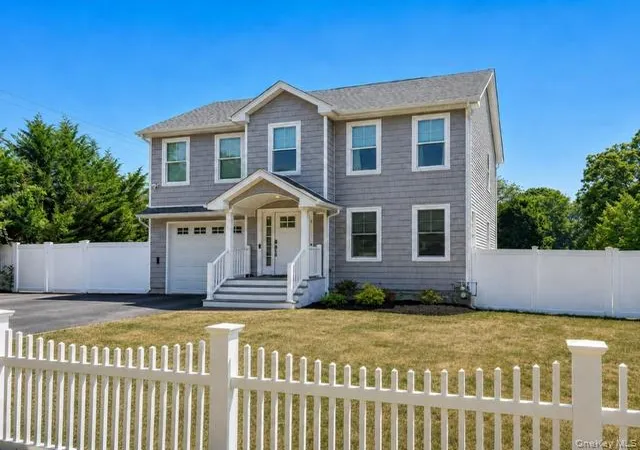 Photo 1 of Single family home for sale at 15 Comet Pl, Brookhaven, NY 11772 | MLS# 1021494 | Listing updated on 2026-09-01