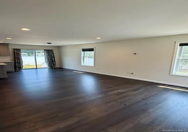 Photo 4 of Single family home for sale at 15 Comet Pl, Brookhaven, NY 11772 | MLS# 1021494 | Listing updated on 2026-09-01