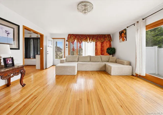 Photo 3 of Single family home for sale at 95 E Riviera Dr, Lindenhurst, NY 11757 | MLS# 1021495 | Listing updated on 2026-09-28