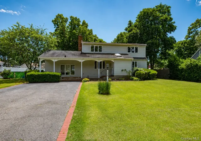 2nd image of 118 Tamarack St, Islip, NY 11751 | MLS# 1021519