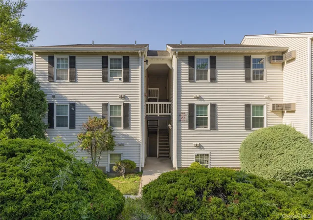 Homes for sale in Monroe, NY | 27 Lexington Hl #8, Monroe, NY 10926 | MLS# 1021526