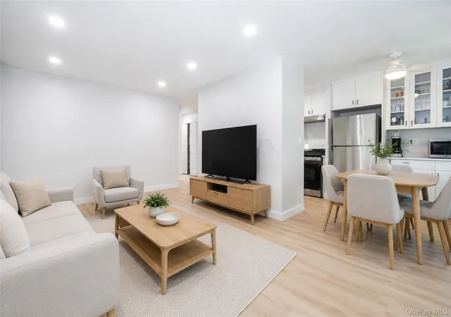 Homes for sale in New Rochelle, NY | 643 Pelham Rd #4D, New Rochelle, NY 10805 | MLS# 1021533