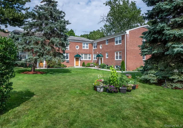Homes for sale in New Rochelle, NY | 643 Pelham Road, New Rochelle, NY 10805 | Houzeo
