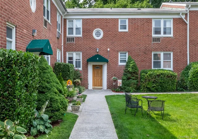 Homes for sale in New Rochelle, NY | 643 Pelham Rd #4D, New Rochelle, NY 10805 | MLS# 1021533