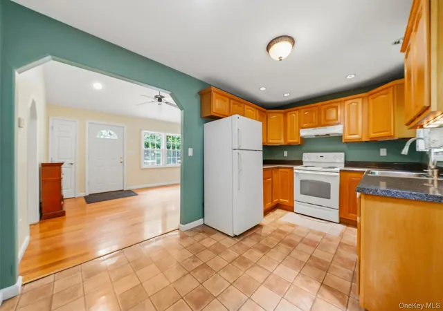 3rd image of 44 Cooper Rd, Warwick (town), NY 10950 | MLS# 1021537