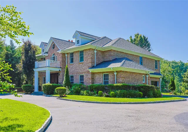 Homes for sale in North Hempstead, NY | 640 Bryant Ave, North Hempstead, NY 11576 | MLS# 1021543