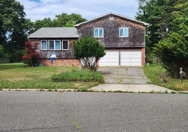 1st image of 10 Starling Ct, Coram, NY 11727 | MLS# 1021563