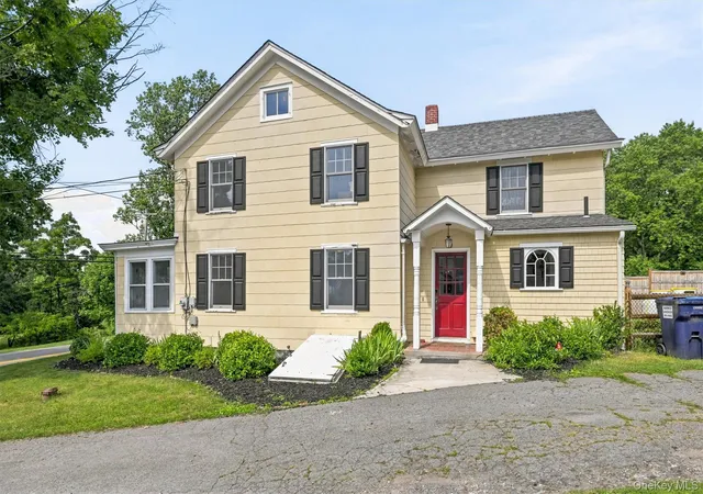 Homes for sale in Warwick (town), NY | 54 Pulaski Hwy, Warwick (town), NY 10969 | MLS# 1021566