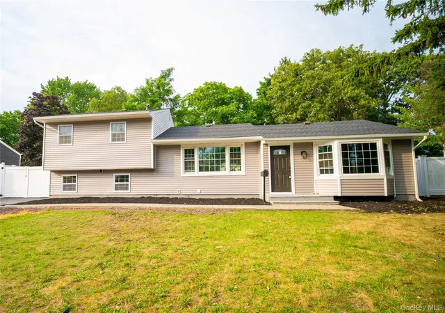 Homes for sale in Brookhaven, NY | 11 Berry Ln, Brookhaven, NY 11720 | MLS# 1021577