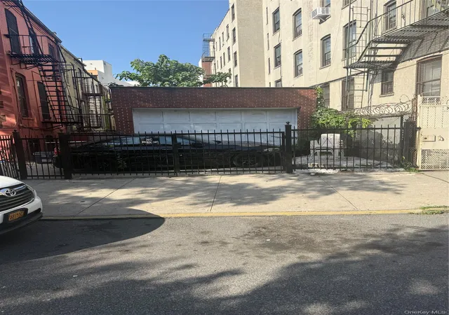 Homes for sale in New York, NY | 2186 Washington Ave, New York, NY 10457 | MLS# 1021594
