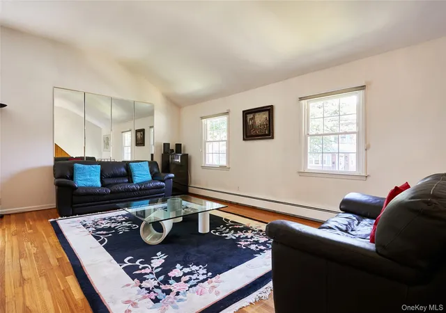 3rd image of 33 N Tyson Ave, North Hempstead, NY 11001 | MLS# 1021605