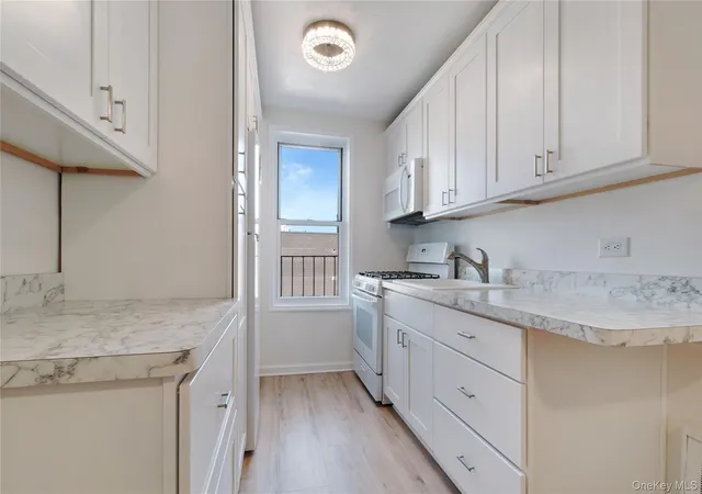 Photo 3 of Sale Pending at 1430 Seagirt Blvd #6H, New York, NY 11691 | MLS# 1021635 | Listing updated on 2026-08-05