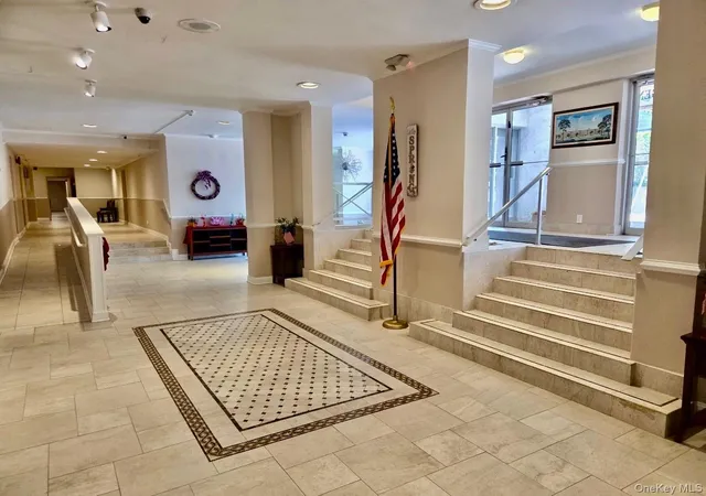 2nd image of 100 Lincoln Ave, Mineola, NY 11501
