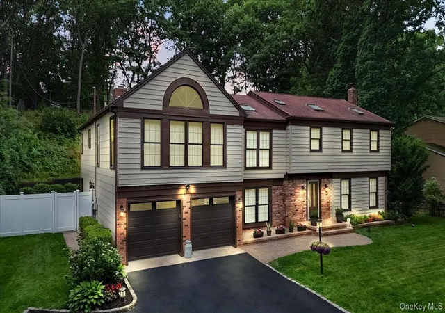 1st image of 10 Burham Dr, Smithtown, NY 11787 | MLS# 1021652