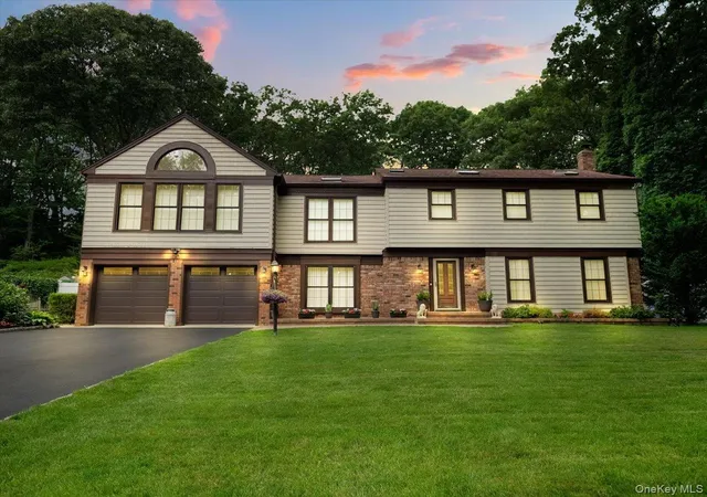 2nd image of 10 Burham Dr, Smithtown, NY 11787 | MLS# 1021652